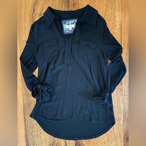 Cupio Classic Black Super Soft Stretch Top with Roll Tab Sleeves, Size Large